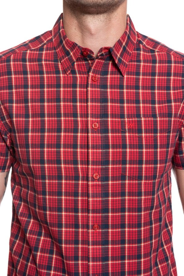 MĘSKA KOSZULA MATERIAŁOWA WRANGLER SS 1 PKT SHIRT FORMULA RED W5J11OXWO 112130161