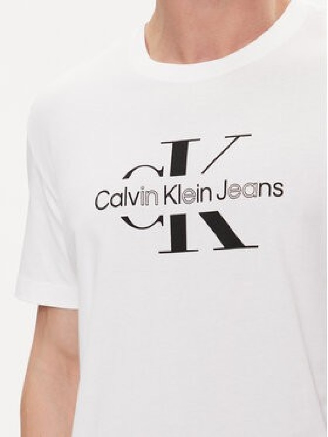 Calvin Klein Jeans T-Shirt Distrupted J30J325190 Biały Regular Fit