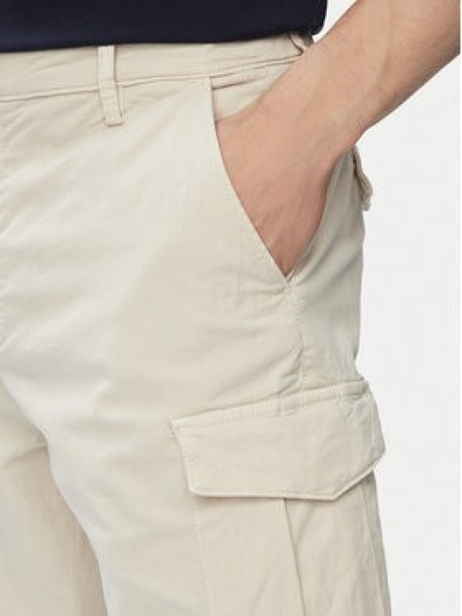 Guess Szorty materiałowe M6GDVA W1703 Kremowy Regular Fit