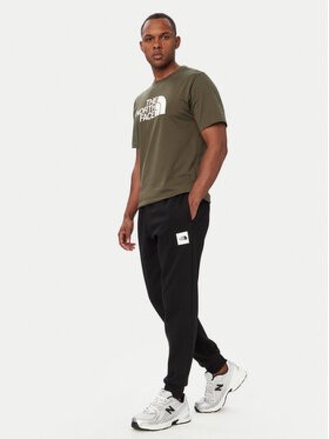 The North Face Spodnie dresowe Box Half Dome NF0A8JB0 Czarny Regular Fit