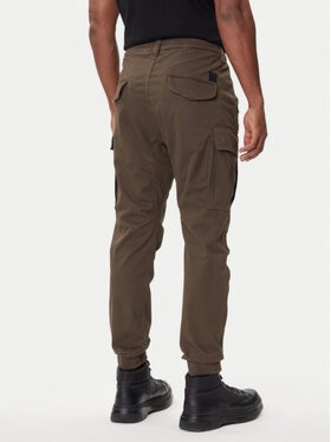 Alpha Industries Joggery Airman 188201 Zielony Tapered Fit