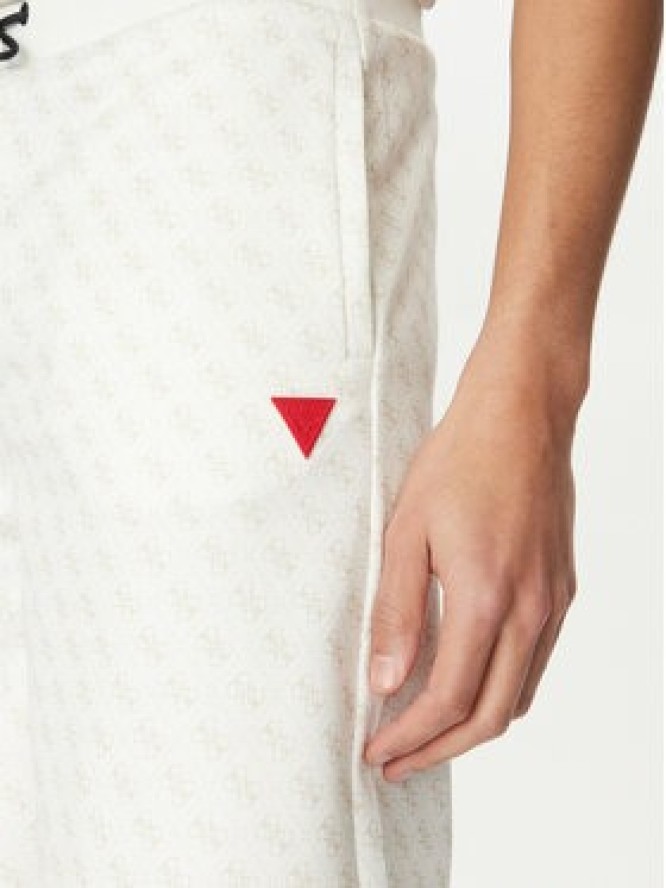 Guess Szorty sportowe Z4YD03 FL04Q Biały Regular Fit