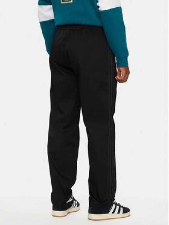 adidas Spodnie dresowe CS Chino IY2074 Czarny Regular Fit