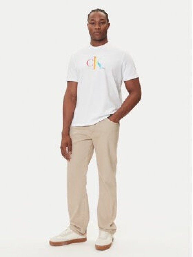 Calvin Klein Jeans T-Shirt Pride Graphic LV04RC800G Biały Regular Fit