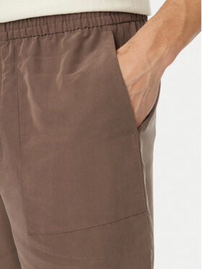 Calvin Klein Szorty materiałowe LV04LF614G Brązowy Relaxed Fit