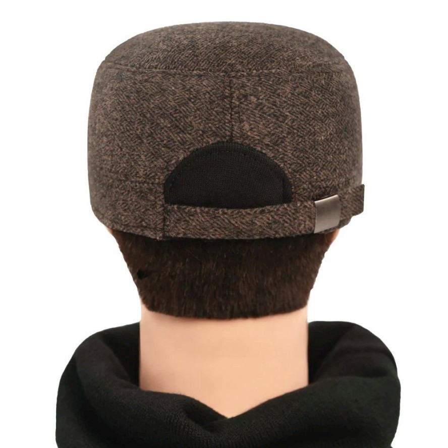 Czapka z Daszkiem Jesienno-Zimowa, Brązowa w Drobny Wzór, Patrolówka z Nausznikami -Pako Jeans