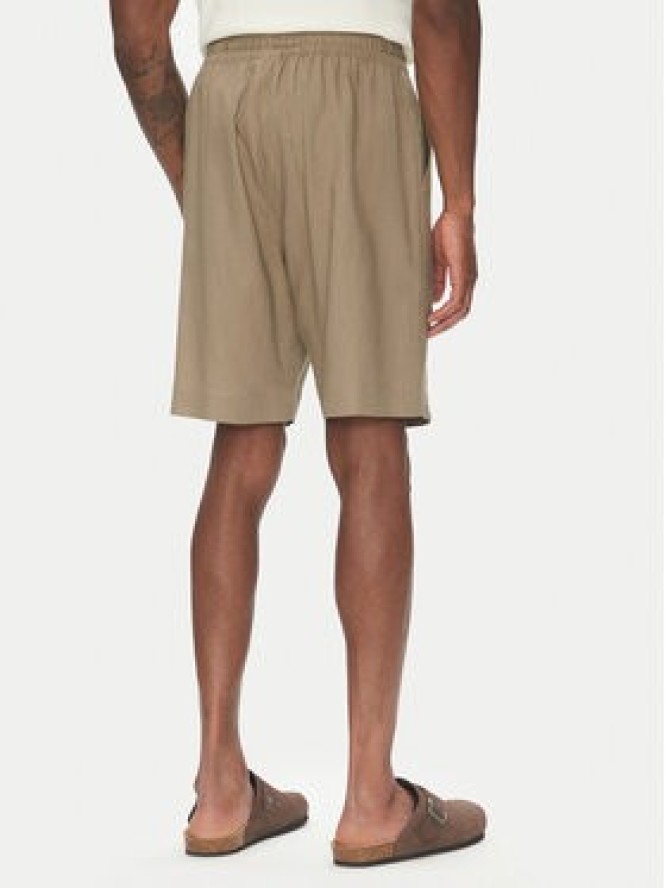 Emporio Armani Szorty materiałowe EM000681 AF12356 U6189 Brązowy Regular Fit