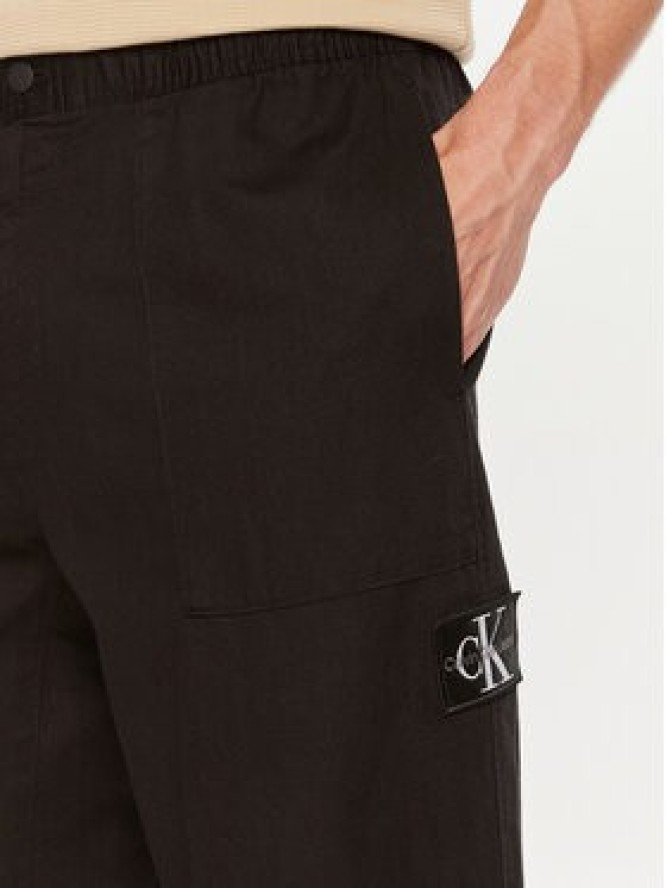 Calvin Klein Jeans Spodnie materiałowe J30J325126 Czarny Regular Fit