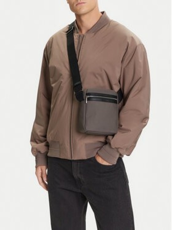 Calvin Klein Saszetka Contrast Reporter LV04D3175G Szary