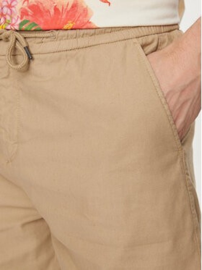 Guess Szorty materiałowe Mick M4GD02 WFBXA Khaki Regular Fit