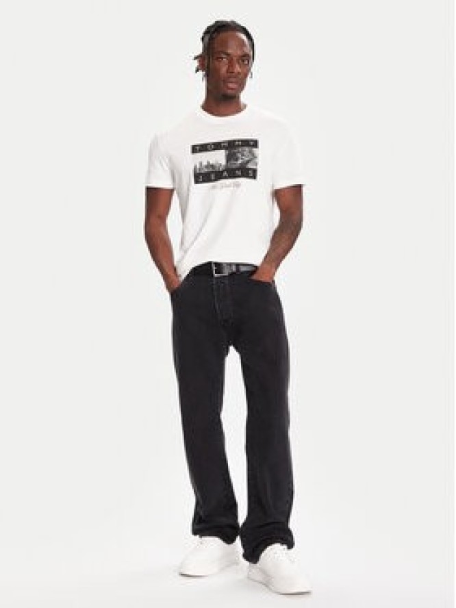 Tommy Jeans T-Shirt DM0DM22464 Biały Regular Fit