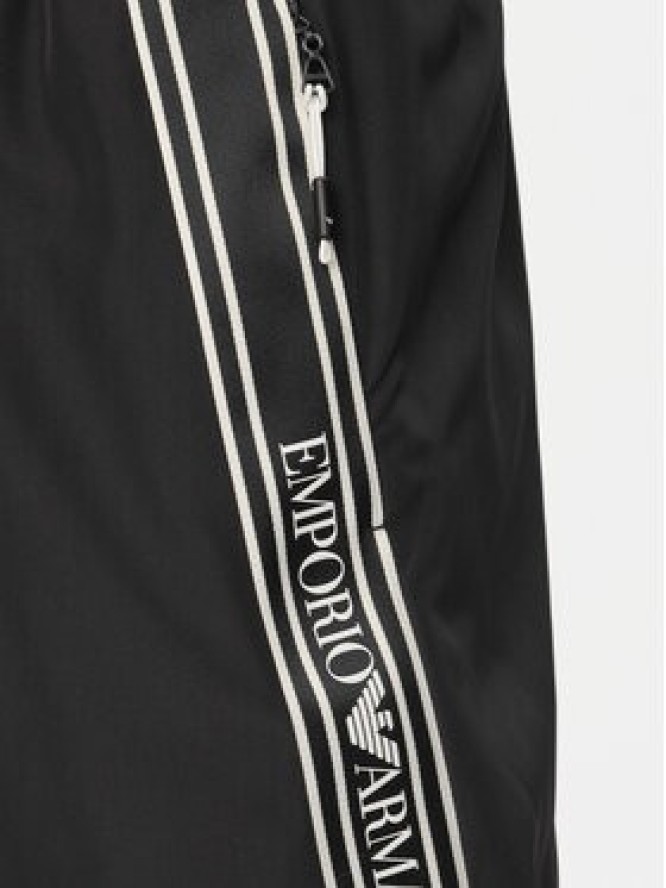 Emporio Armani Szorty kąpielowe EM000583 AF20426 UC001 Czarny Regular Fit