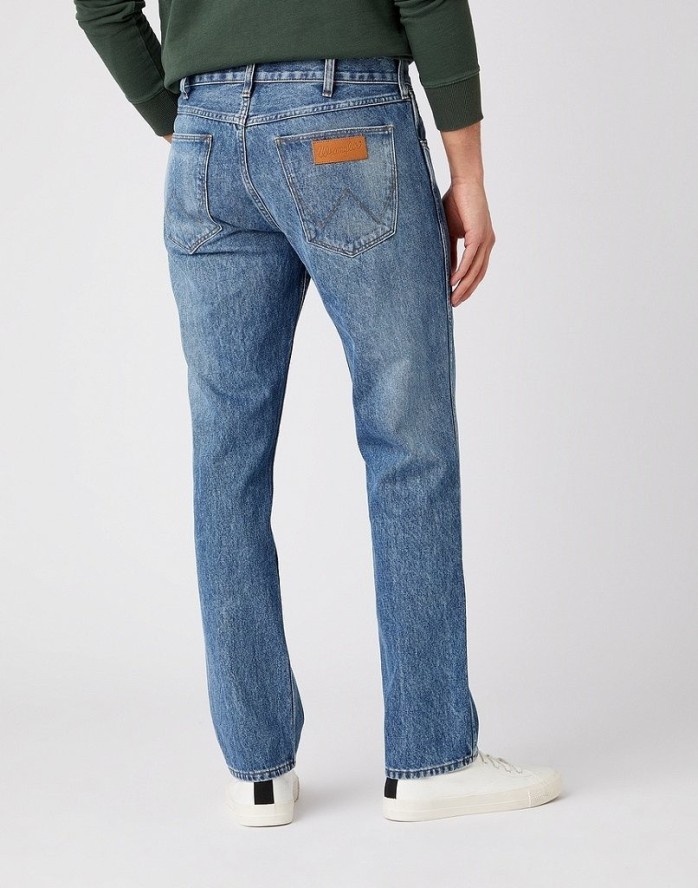 MĘSKIE SPODNIE JEANSOWE WRANGLER GREENSBORO STONE EROSION W15QSF667 112141198