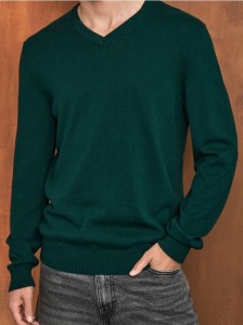 Sweter z dekoltem w serek - zielony