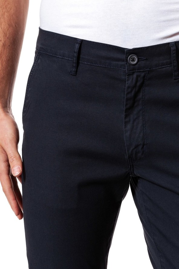 WRANGLER SPODNIE MĘSKIE CHINO NAVY WASHED W16LHE49I 112127311