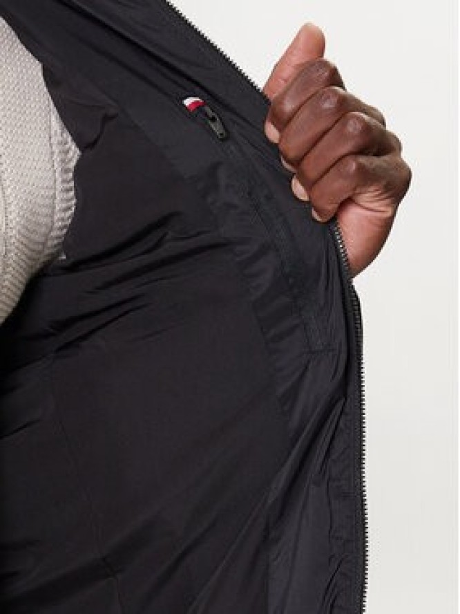 Tommy Hilfiger Kurtka zimowa MW0MW41982 Czarny Regular Fit