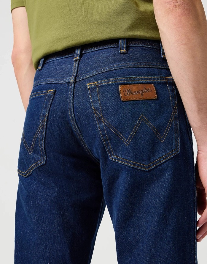 SPODNIE MĘSKIE WRANGLER TEXAS DARKSTONE W12105009 112126032