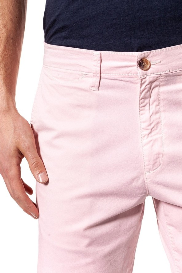 KRÓTKIE SPODENKI WRANGLER CHINO SHORT PEPPA PINK W14AMM20A 112126568