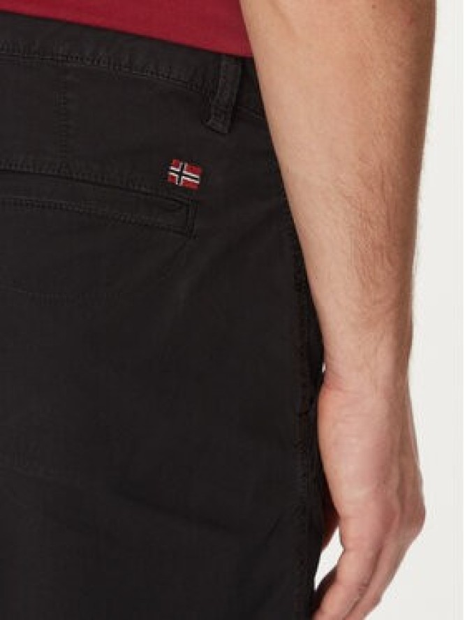 Napapijri Szorty materiałowe Nakuru 6 NP0A4HRV Czarny Regular Fit