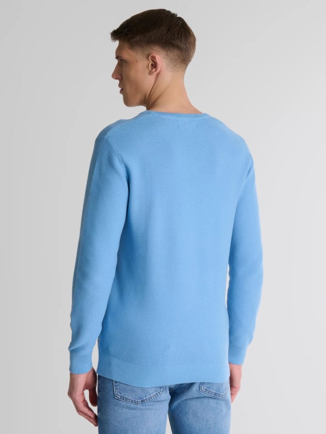 Sweter męski bawełniany klasyczny z dekoltem w serek niebieski Vasonitex 401