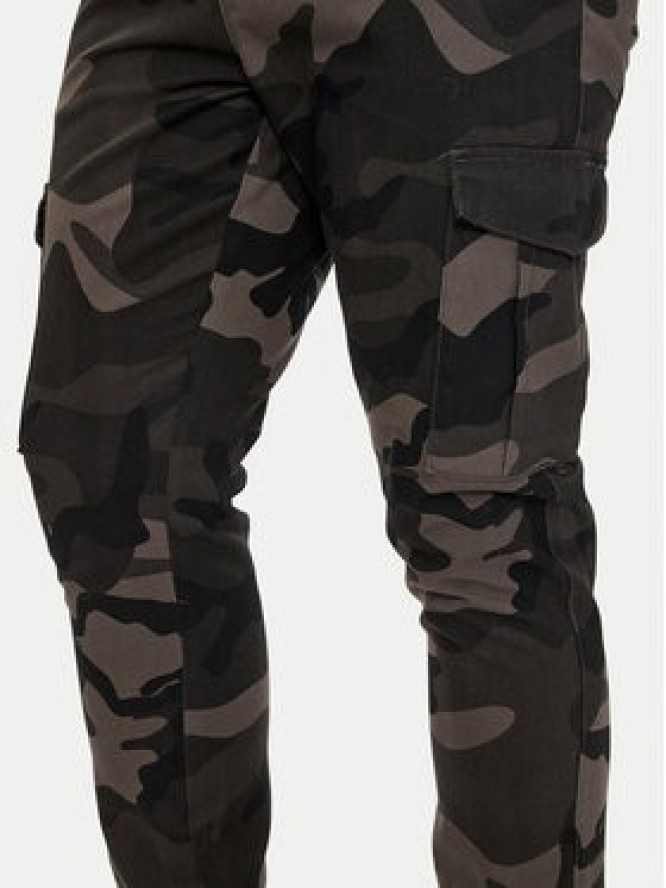 Brave Soul Joggery MTR-FINECAMOCRGR Zielony Slim Fit