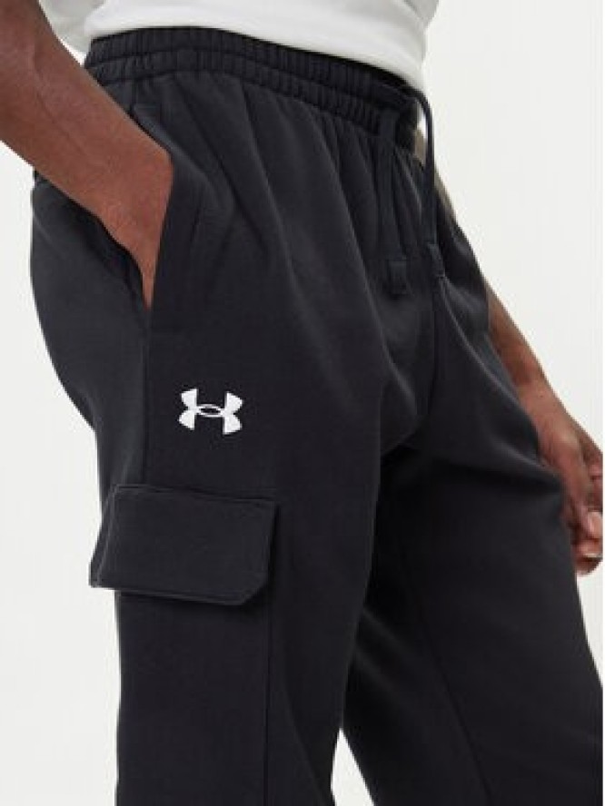Under Armour Spodnie dresowe Ua Rival 1382134 Czarny Regular Fit