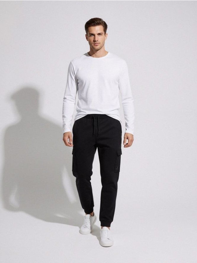 Spodnie dresowe cargo - czarny