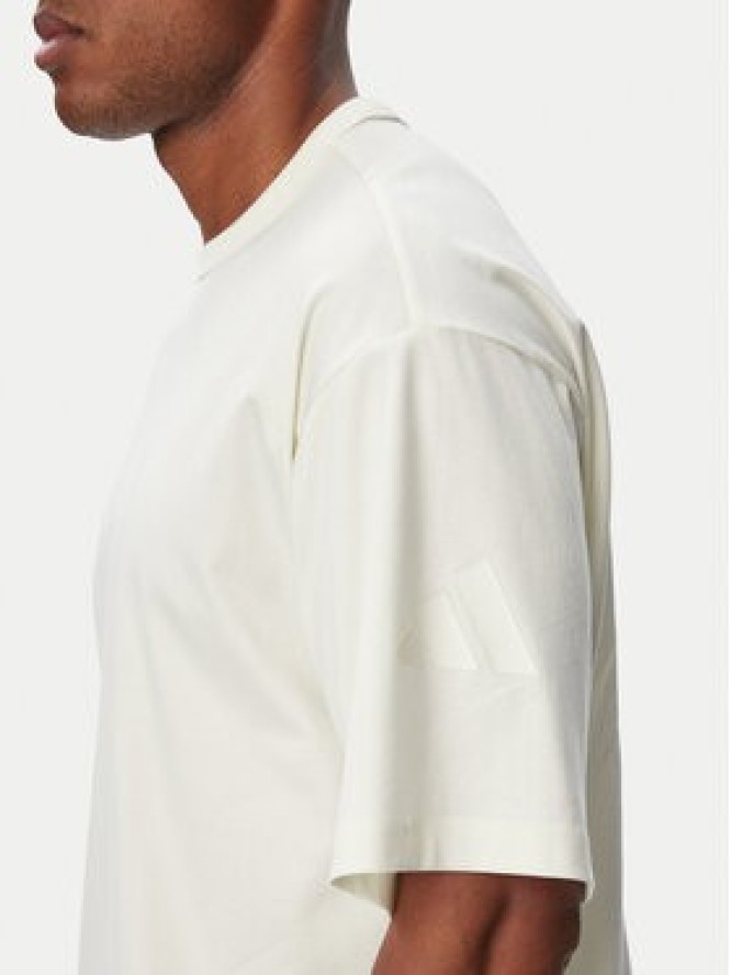 adidas T-Shirt Soft Lux KB8095 Kremowy Regular Fit