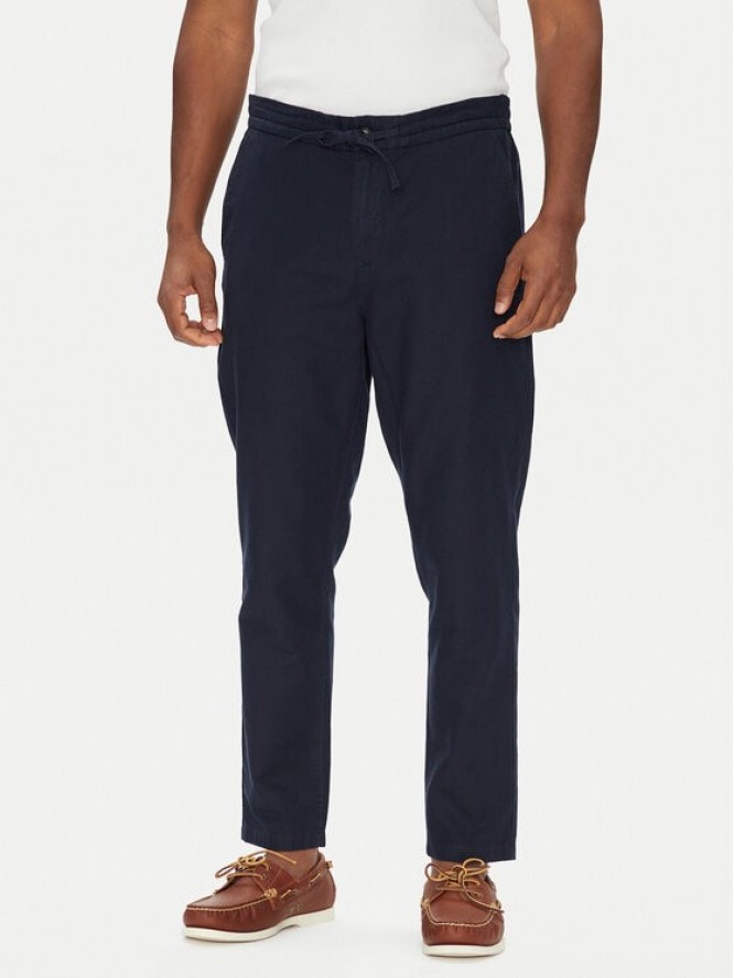 Mustang Chinosy Milano 1016436 Granatowy Tapered Fit