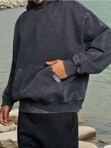 Bluza hoodie z efektem sprania - czarny