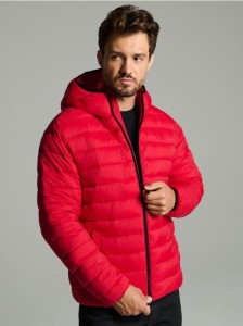 Pikowana kurtka puffer z kapturem - czerwony