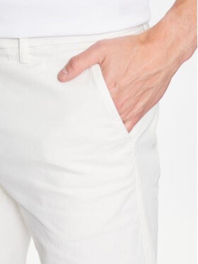 Lindbergh Szorty materiałowe 30-505044 Biały Slim Fit