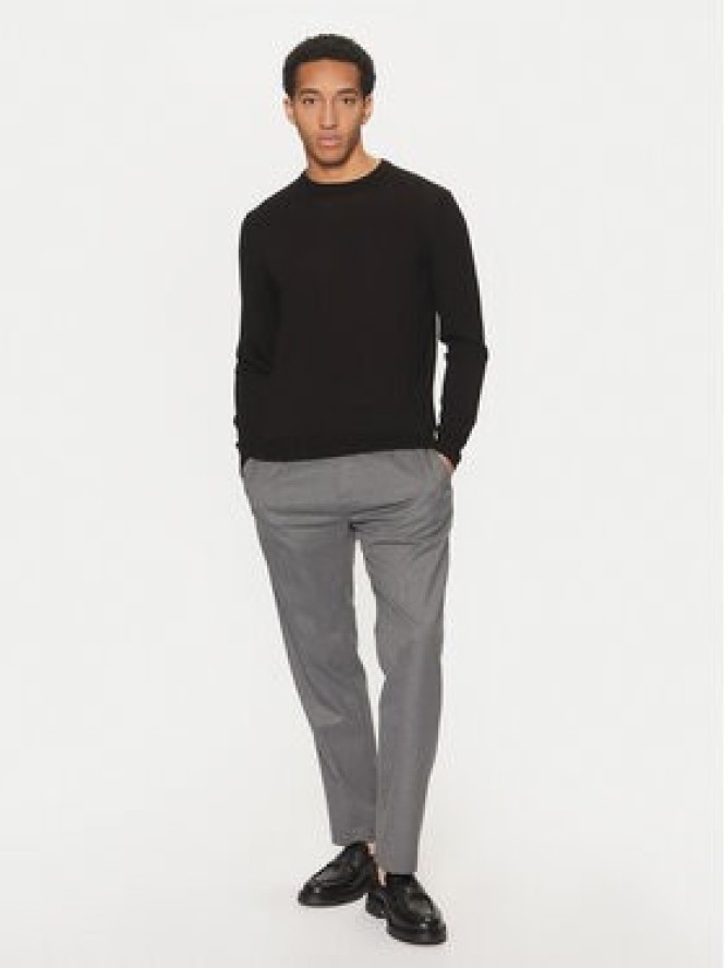 Guess Sweter 170947 Czarny Classic Fit