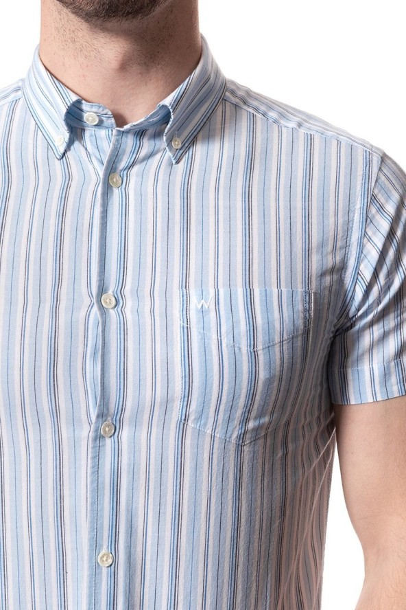 KOSZULA MĘSKA KRÓTKI RĘKAW WRANGLER SS 1PKT BUTTON-DOWN SAPPHIRE BLUE W5944NQBT 112129756