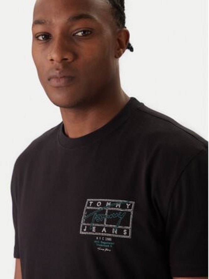 Tommy Jeans T-Shirt Sign Spray DM0DM22319 Czarny Regular Fit