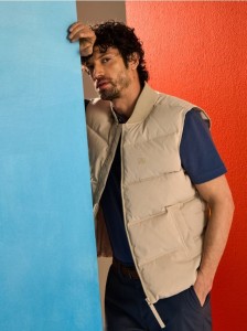 Pikowana kamizelka ze stójką - beżowy