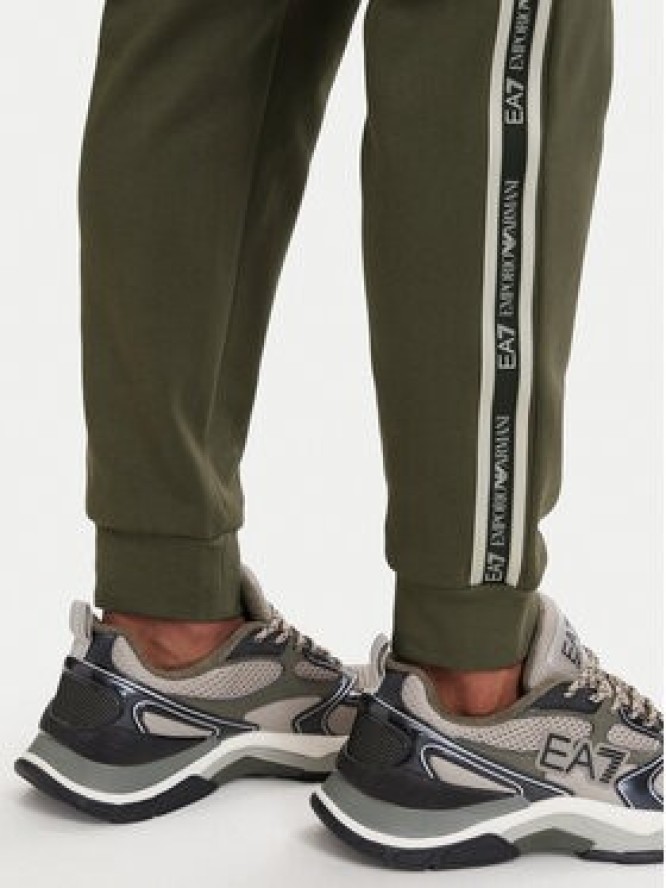 EA7 Emporio Armani Spodnie dresowe 7M002198 AF10377 U7014 Zielony ciemny Slim Fit