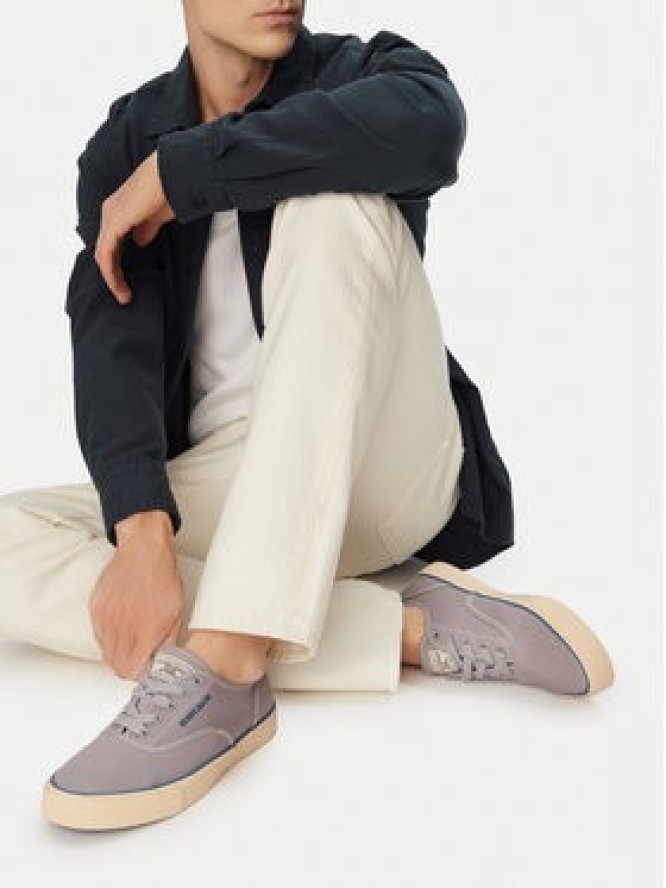 Guess Jeans Tenisówki CWBEO-ROCKFORD-01 WE Szary