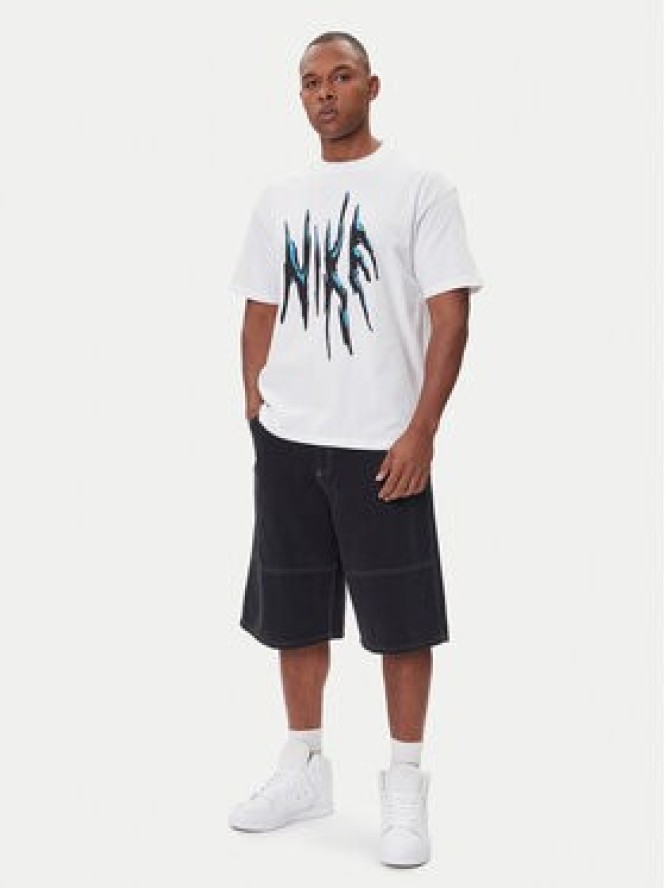 Nike T-Shirt HV6692 100 Biały Loose Fit