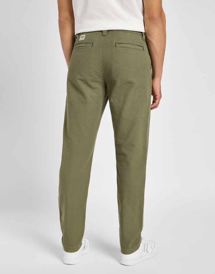 LEE MĘSKIE SPODNIE MATERIAŁOWE RELAXED WORKWEAR CHINO MERCANTIL GREEN 112355786 L78K008526