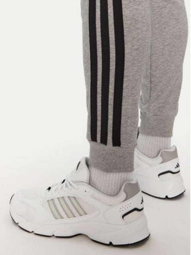 adidas Spodnie dresowe Essential 3-Stripes JE6346 Szary Regular Fit