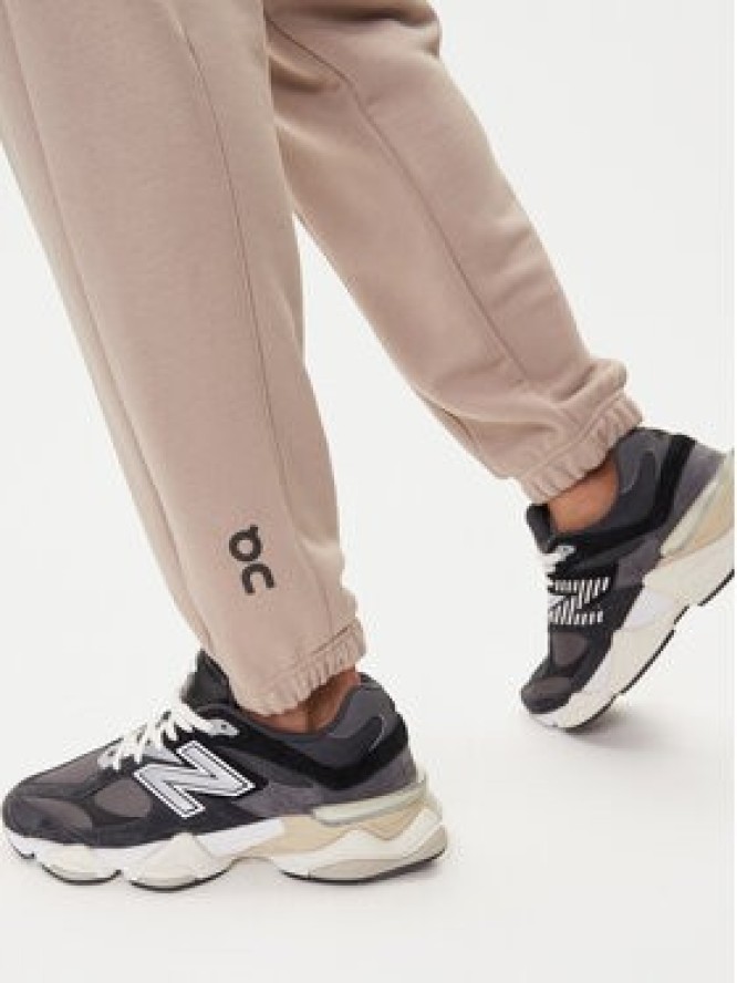 On Spodnie dresowe Club Pants 1ME1004 Beżowy Relaxed Fit
