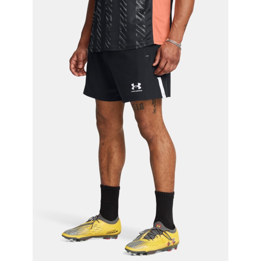 Spodenki piłkarskie męskie Under Armour Challenger Pro Woven
