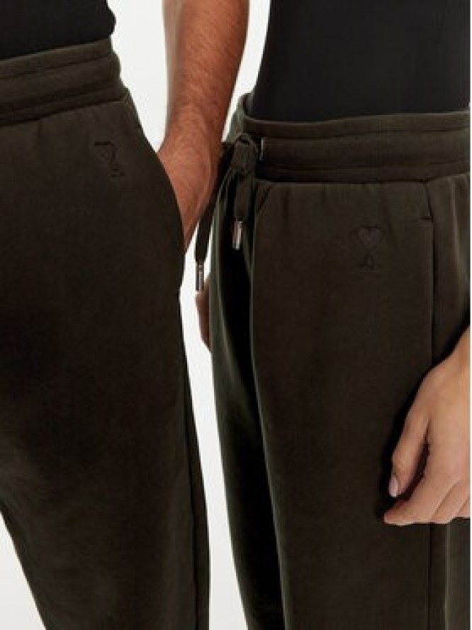 AMI Paris Spodnie dresowe UTR240.JE0091 Brązowy Regular Fit