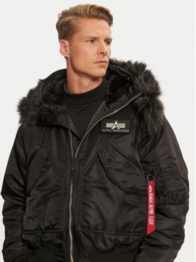 Alpha Industries Kurtka zimowa 113145 Czarny Regular Fit