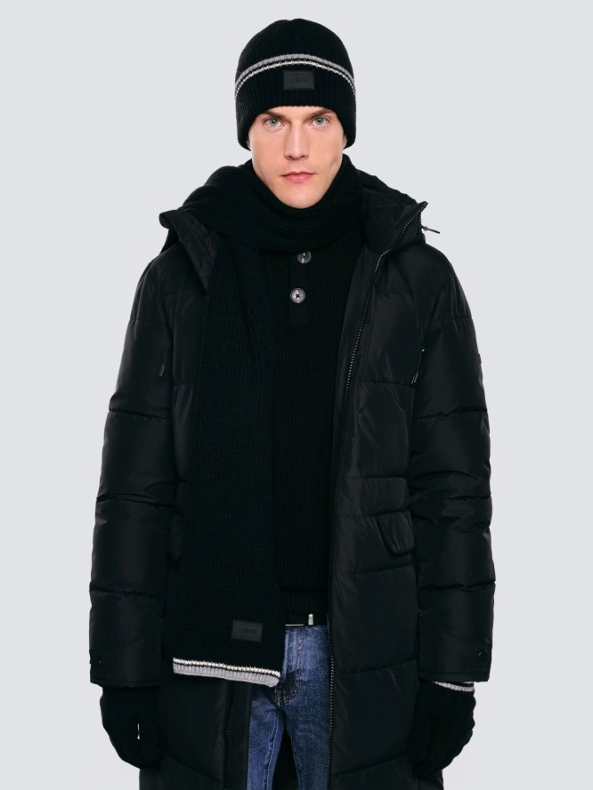 Czapka męska z kolorowym akcentem czarna Wandegor 907