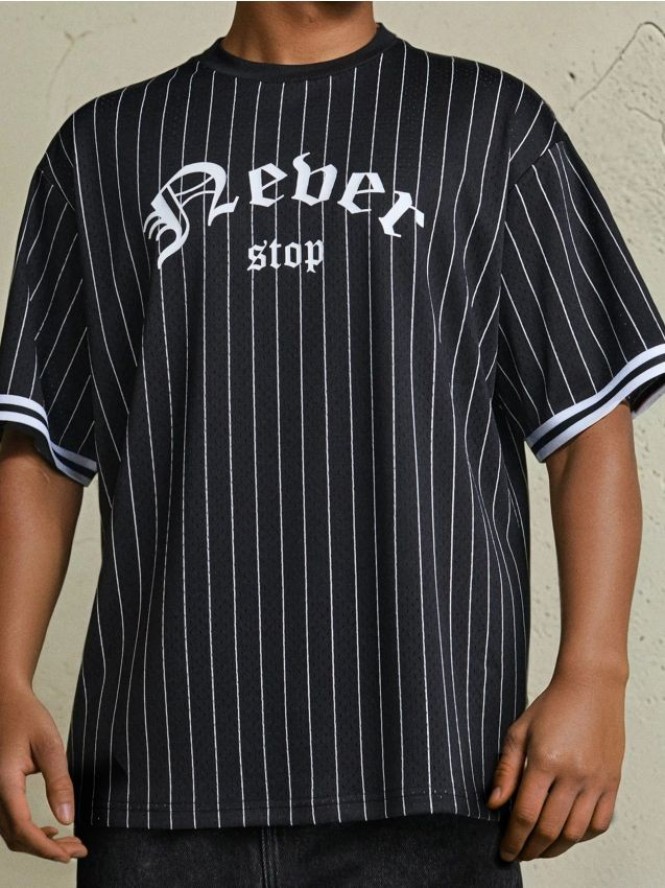 Koszulka loose fit z napisem - czarny