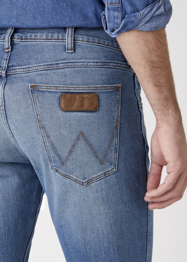 MĘSKIE SPODNIE JEANSOWE WRANGLER GREENSBORO BLUE FEVER W15QQ892R 112127033