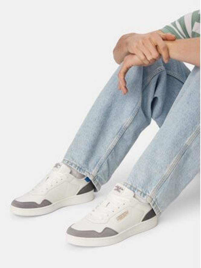 Guess Jeans Sneakersy CWBEO-LUNARI-01 WE Biały