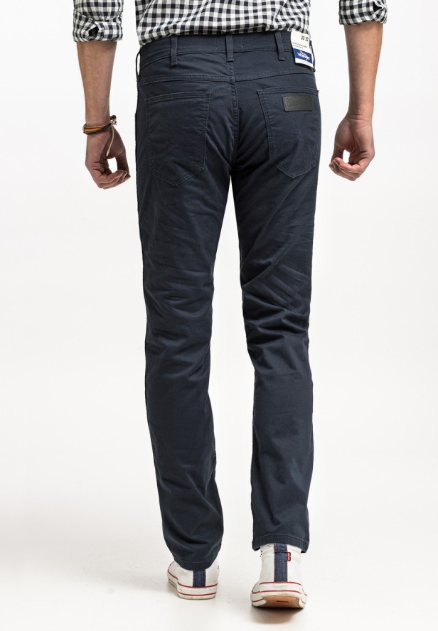 WRANGLER GREENSBORO MĘSKIE SPODNIE MATERIAŁOWE CHINO CHINOSY MARINE NAVY W15QOFB14 112320811